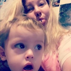 Meet your Posher, Lora